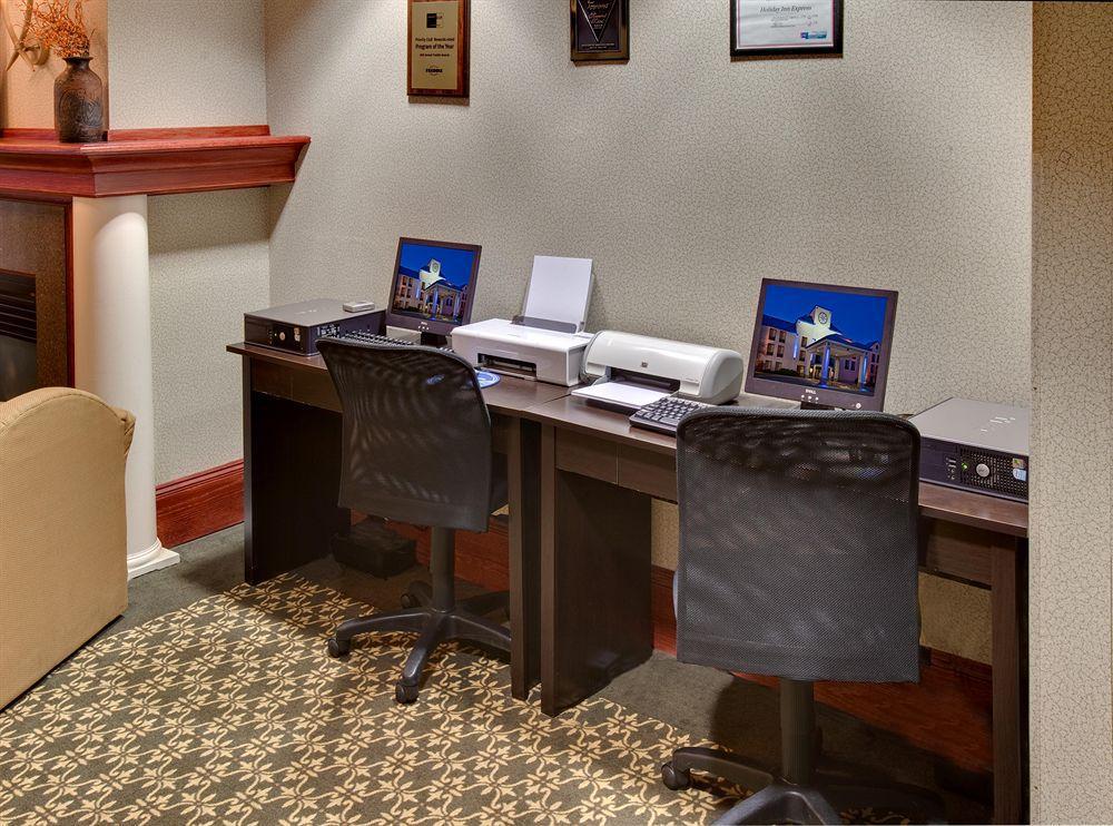 Holiday Inn Express Cedar Rapids - Collins Road By Ihg Konforlar fotoğraf