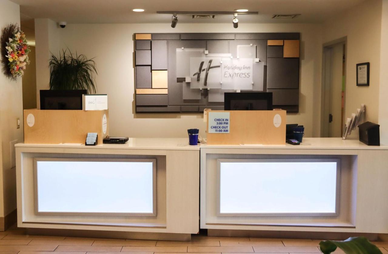 Holiday Inn Express Cedar Rapids - Collins Road By Ihg Dış mekan fotoğraf