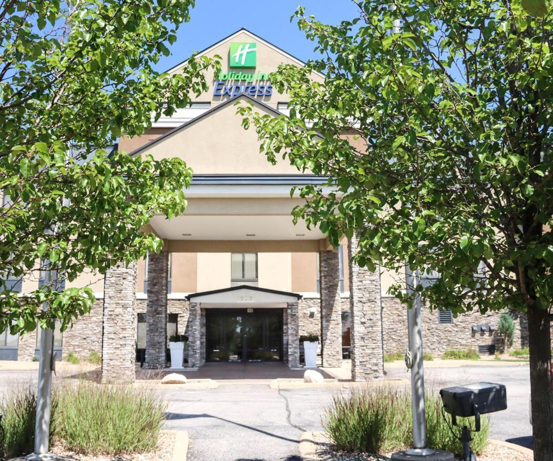Holiday Inn Express Cedar Rapids - Collins Road By Ihg Dış mekan fotoğraf