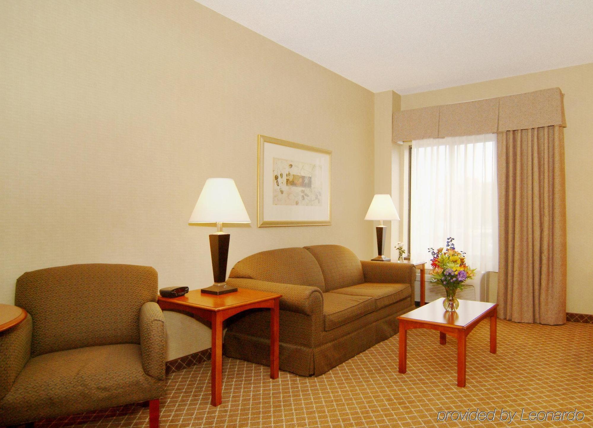 Holiday Inn Express Cedar Rapids - Collins Road By Ihg Oda fotoğraf