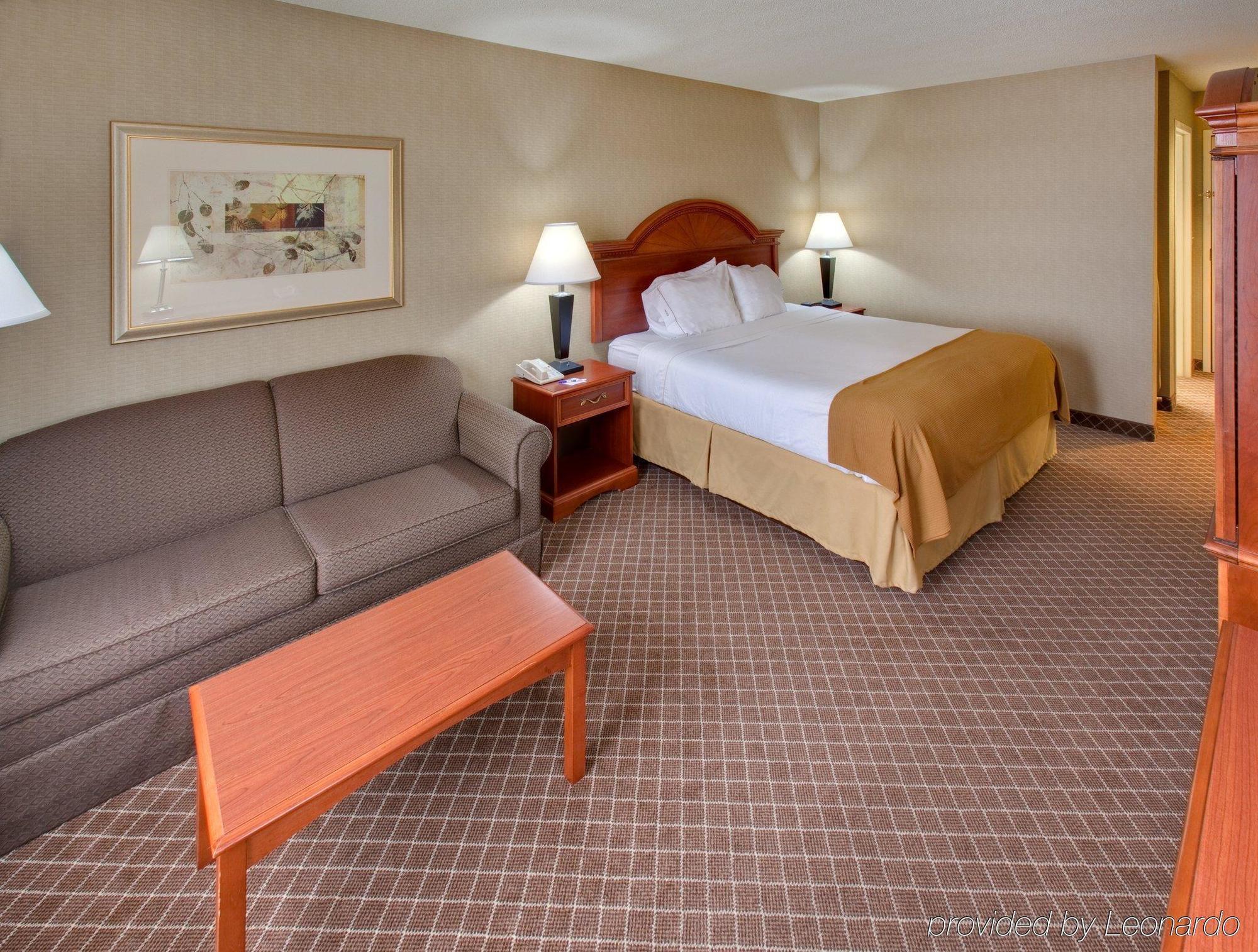 Holiday Inn Express Cedar Rapids - Collins Road By Ihg Oda fotoğraf