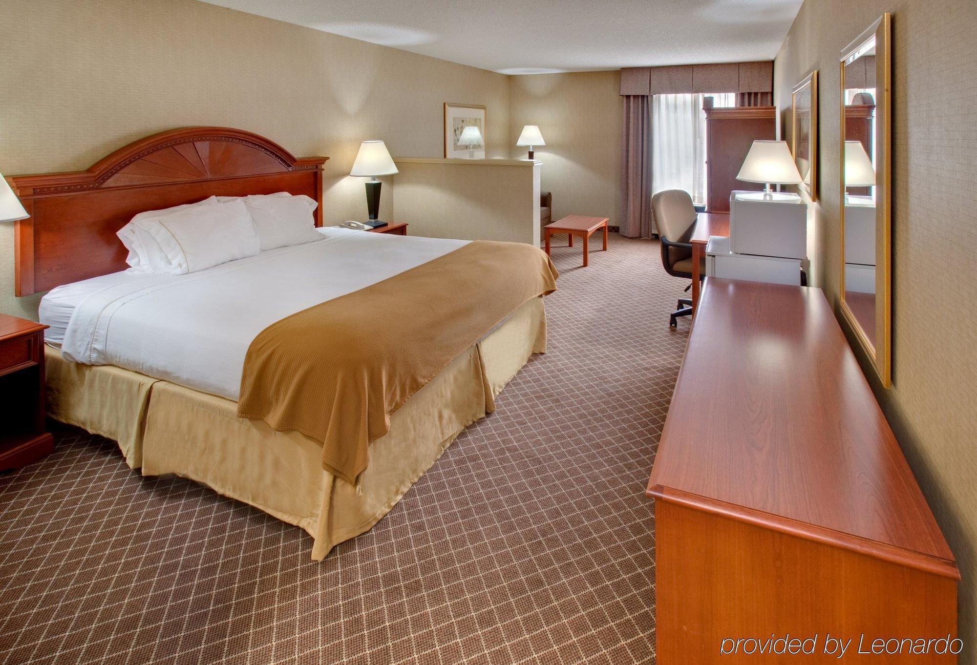 Holiday Inn Express Cedar Rapids - Collins Road By Ihg Oda fotoğraf